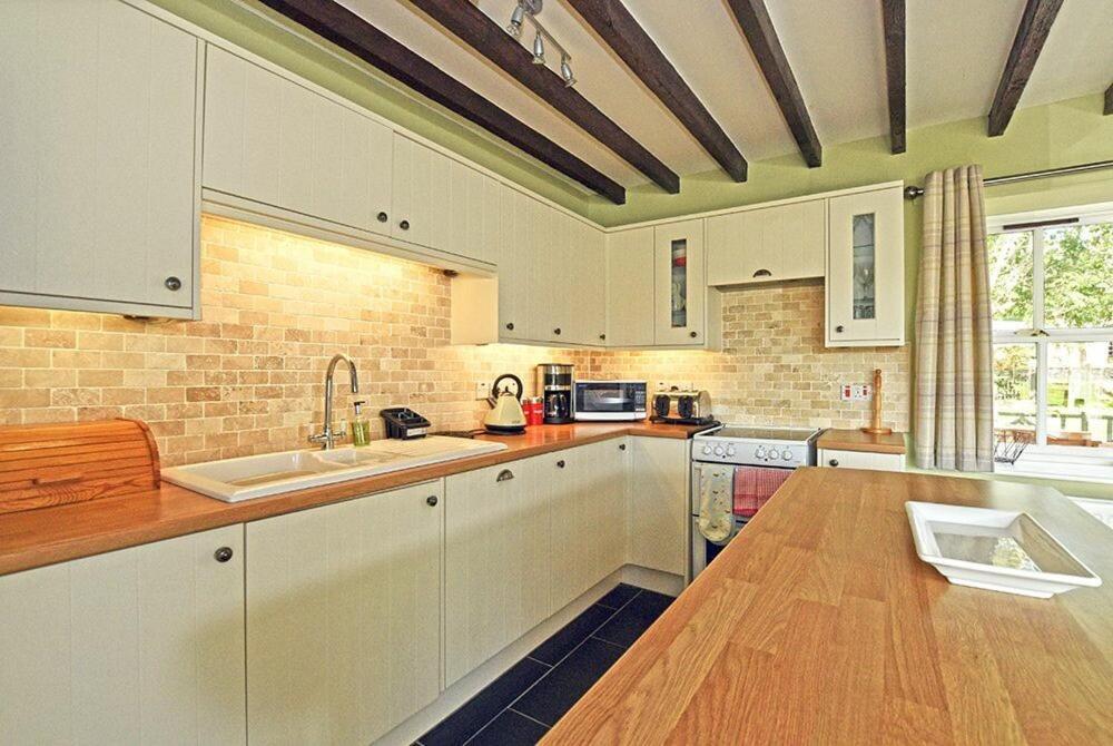 Goldfinch Villa Lucker Bagian luar foto