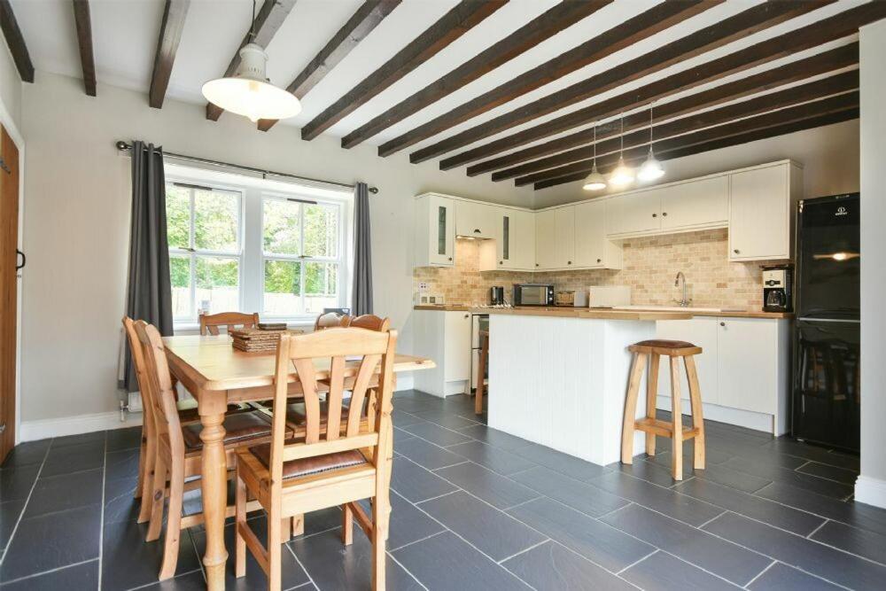 Goldfinch Villa Lucker Bagian luar foto