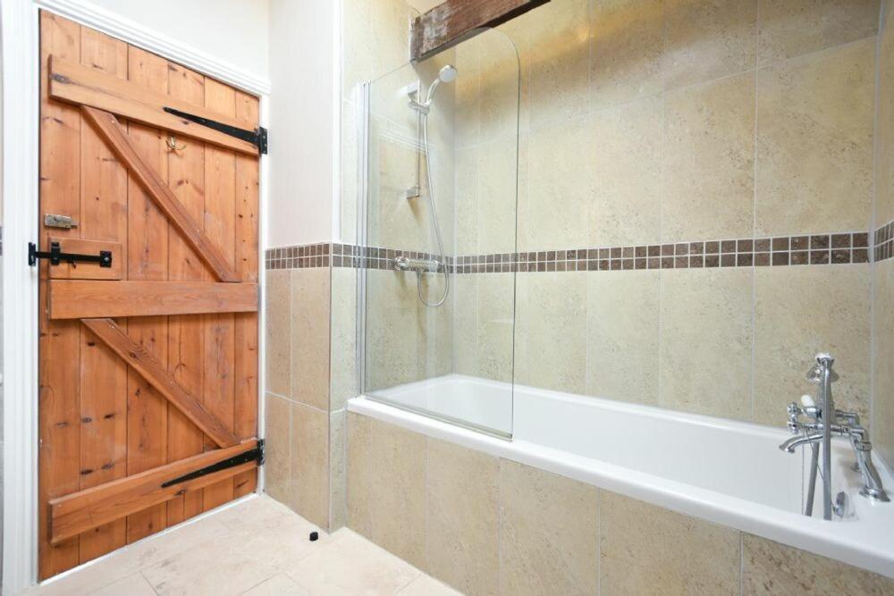 Goldfinch Villa Lucker Bagian luar foto